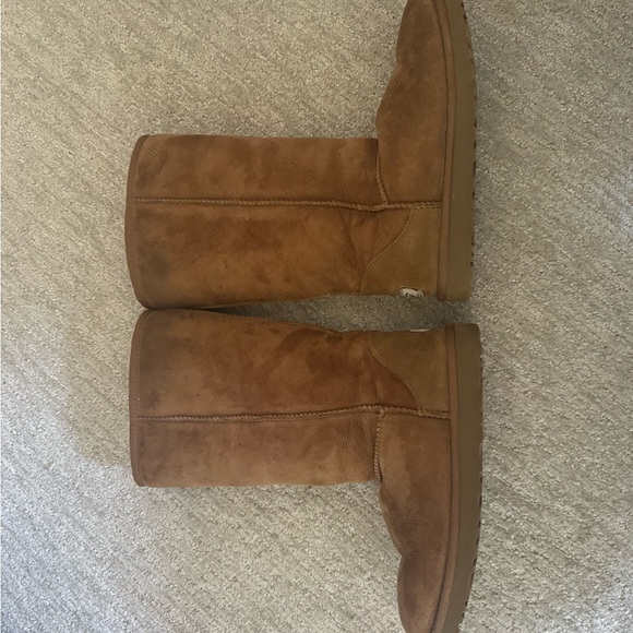 UGGs W Classic Tall Size 7, Tan - Picture 3 of 11